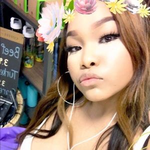 Meet your Posher, Rebecca